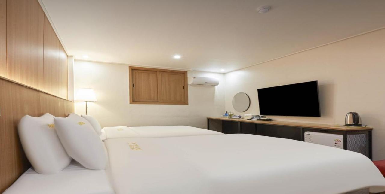 Hotel Q Chuncheon Exterior photo